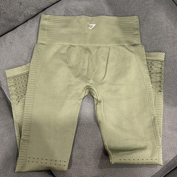 Gymshark size M olive - Picture 2 of 4